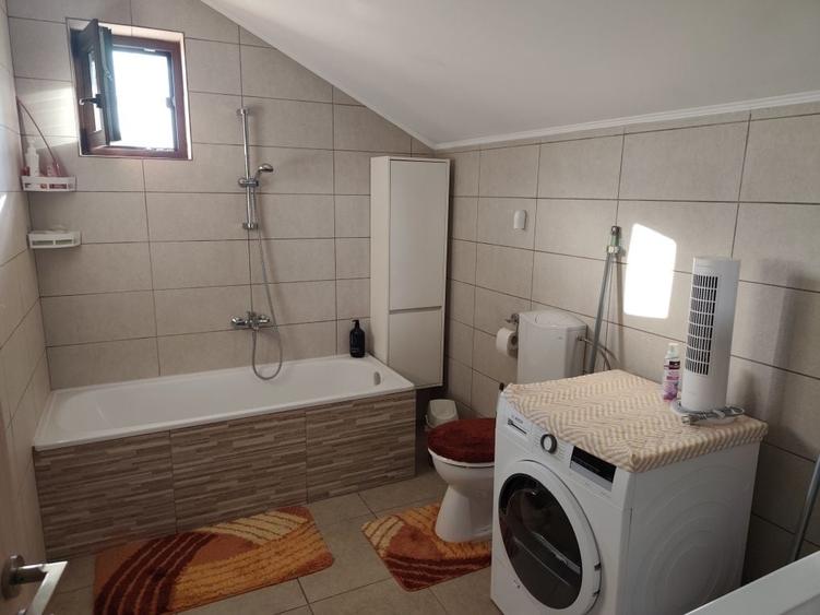 Casă cu 4 camere în Sâncraiu de Mureș
