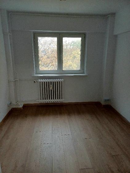 Apartament cu 4 camere decomandat în Dorobanți