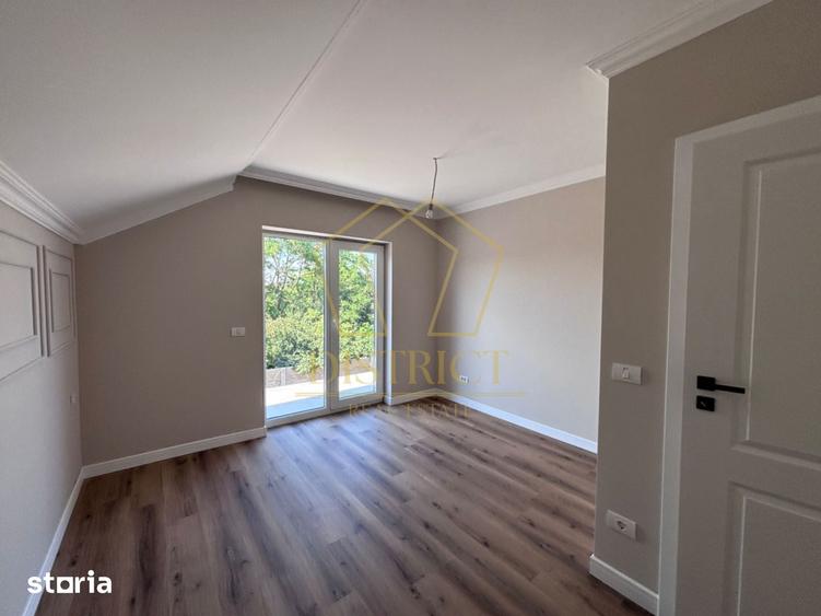 Casă cu 6 camere cu Teren 360 Mp în Ronaț