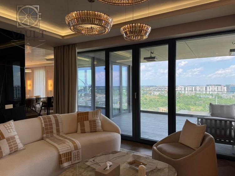 Penthouse cu 5 camere decomandat, mobilat în Pipera