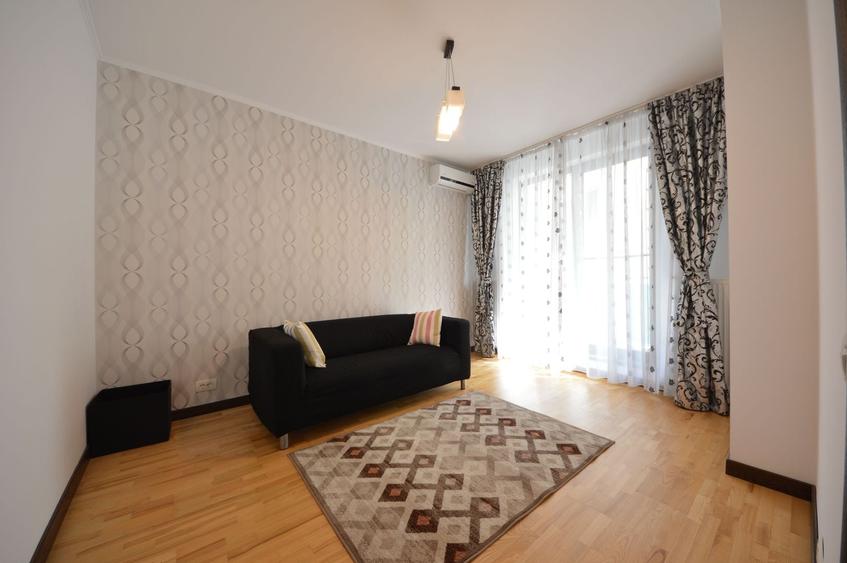 Apartament cu 3 camere semidecomandat în Șoseaua Nordului