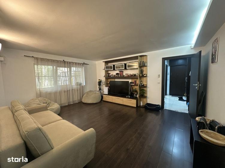 Apartament cu 3 camere în Tudor Vladimirescu