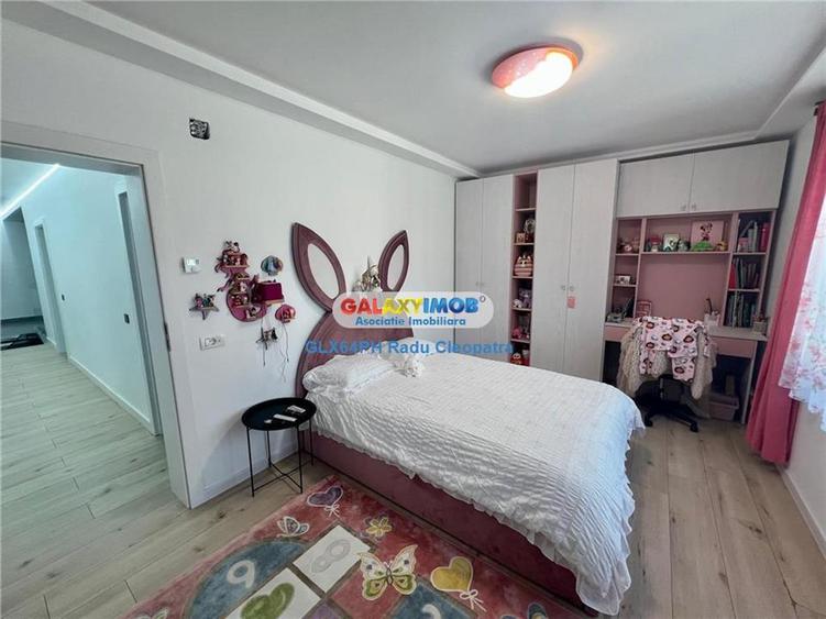 Casă cu 8 camere cu Piscina în Bănești