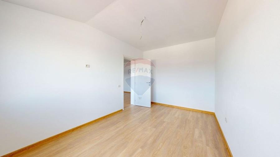 Apartament cu 2 camere semidecomandat în Sânpetru
