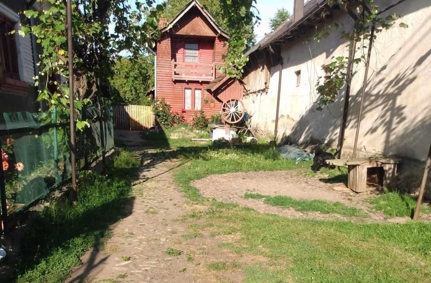 Casă cu 5 camere cu Teren 100 Mp în Pietroșani