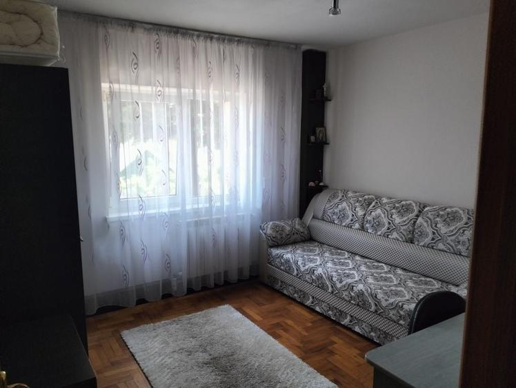 Apartament cu 3 camere decomandat în Sfântu Ilie