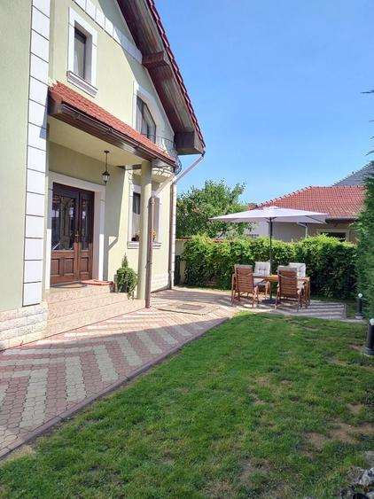 Casă cu 4 camere cu Teren 220 Mp în Ultracentral