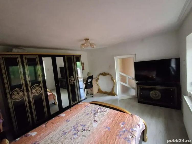 Casă cu 3 camere în Cornișoru