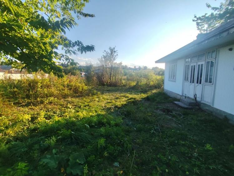 Casă individuală cu 2 camere cu Teren 1000 Mp în Tudora