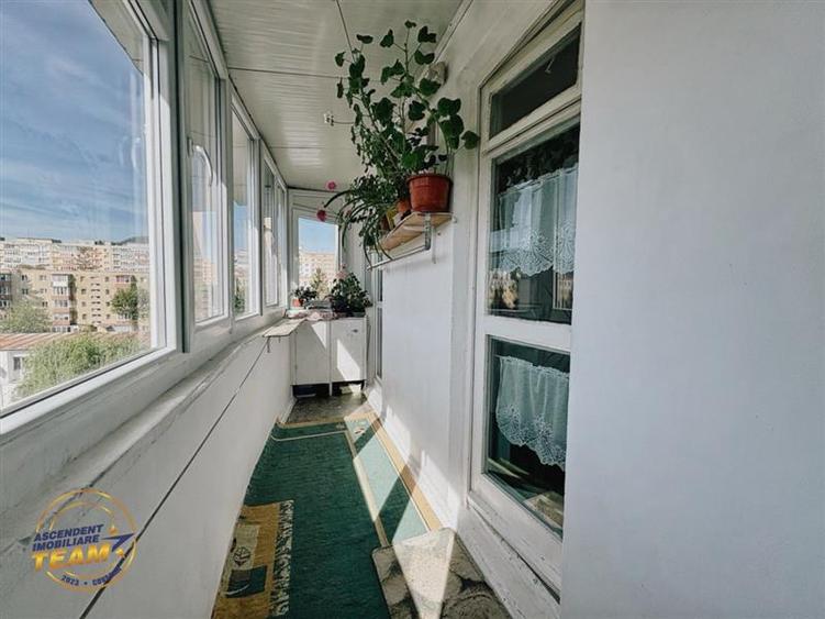Apartament cu 2 camere decomandat în Florilor