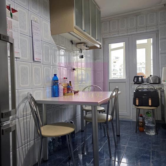 Apartament cu 3 camere decomandat în Unirii