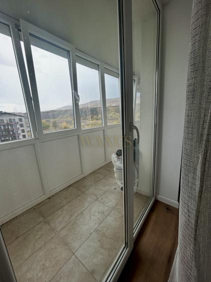 Apartament cu 2 camere semidecomandat, mobilat în Florești