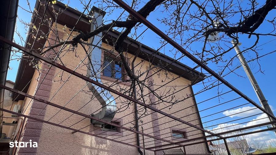 Casă cu 5 camere cu Teren 260 Mp în Tei