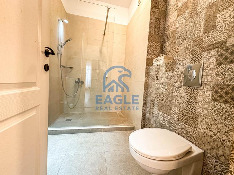 Apartament cu 2 camere nedecomandat, mobilat în Faleza Nord