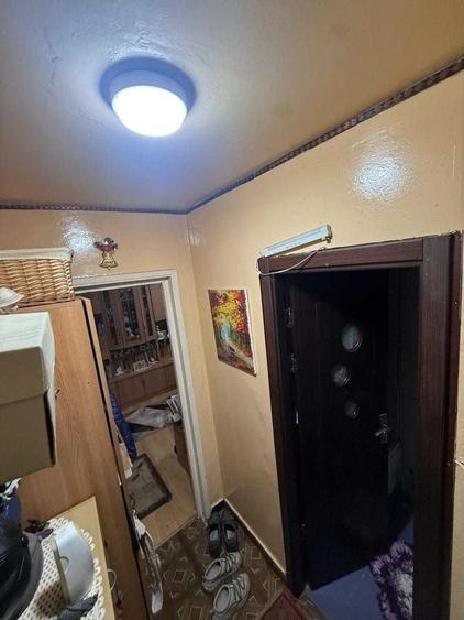 Apartament cu 2 camere semidecomandat în Inel II