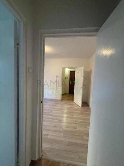 Apartament cu 2 camere semidecomandat în Gemenii