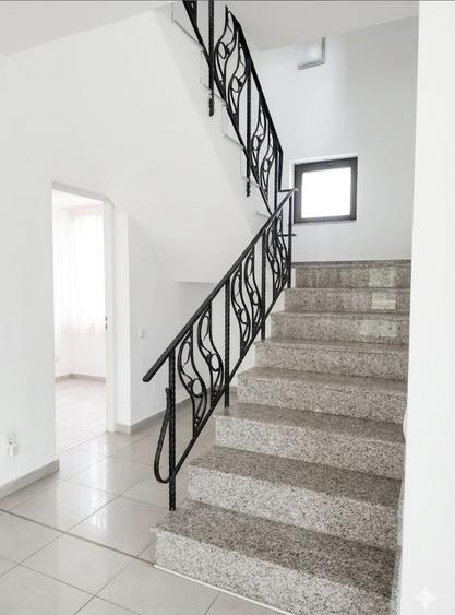 Casă cu 4 camere cu Teren 400 Mp în Exterior Vest