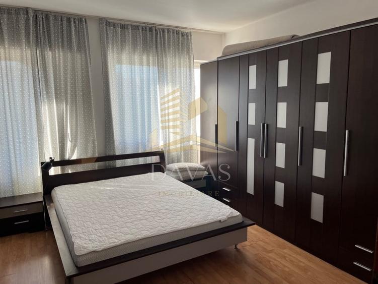 Apartament cu 3 camere semidecomandat, mobilat în Semicentral