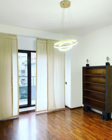 Apartament cu 4 camere decomandat în Magheru