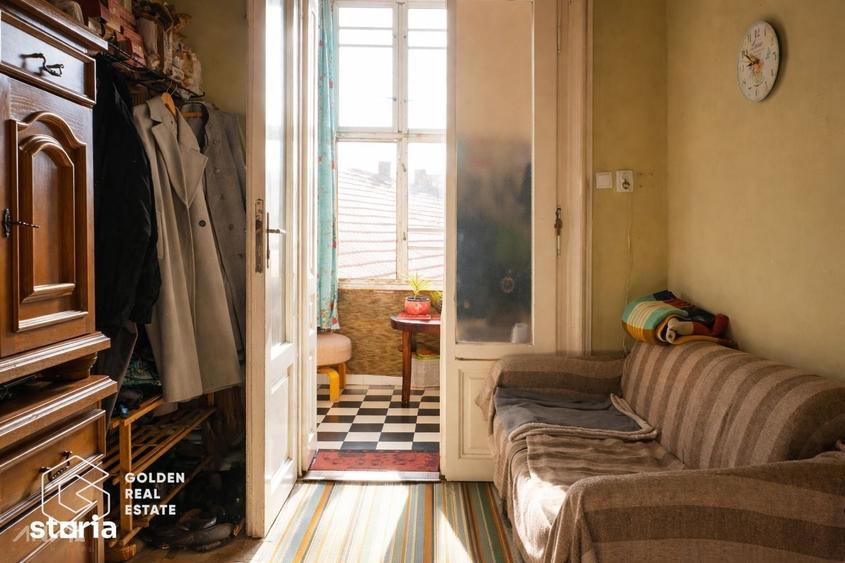 Apartament cu 3 camere semidecomandat în Pârneava