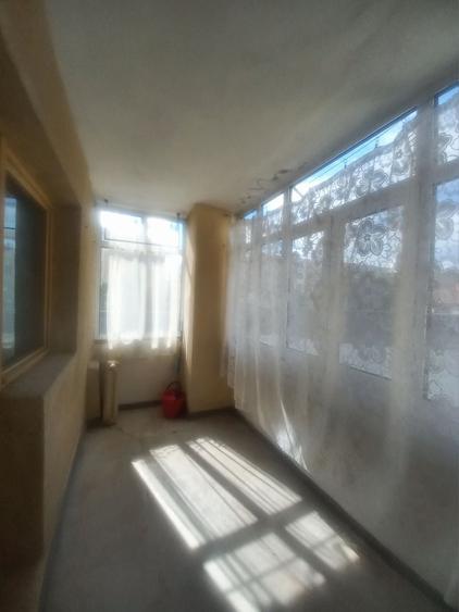 Apartament cu 3 camere decomandat în Radu Negru