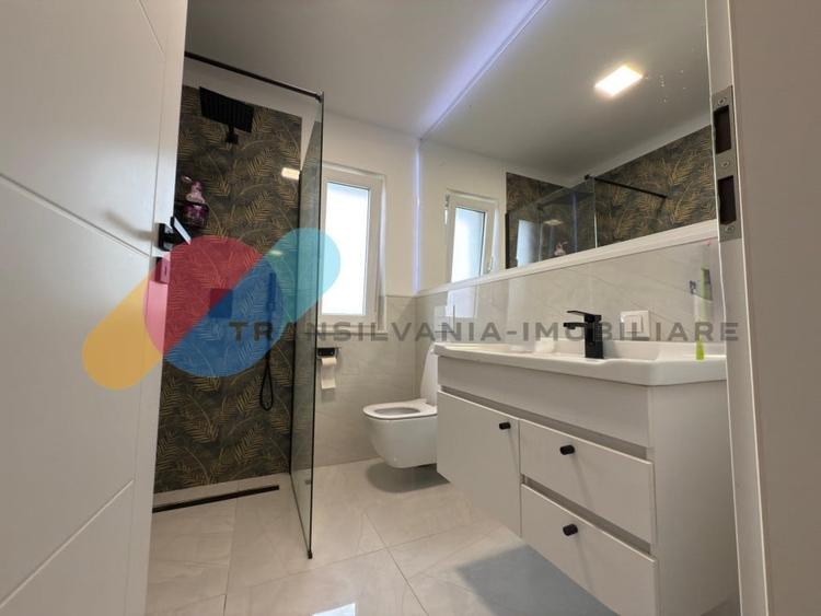 Duplex cu 4 camere cu Canalizare în Dezmir