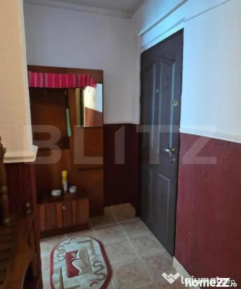 Apartament cu 3 camere semidecomandat în Micro 4