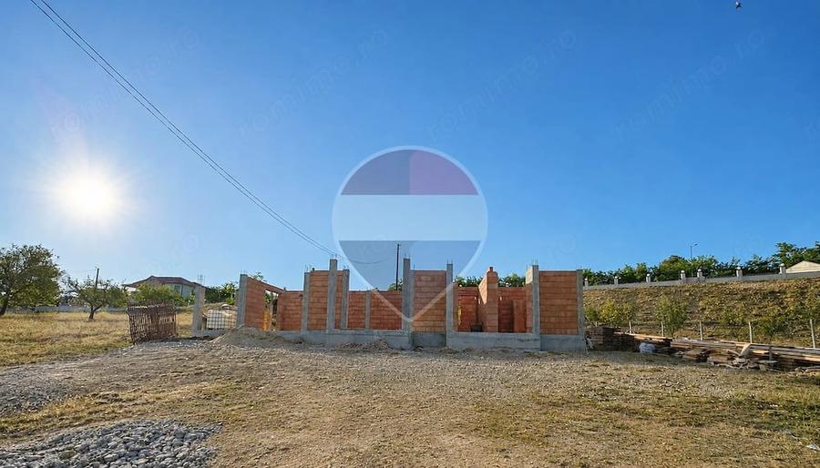 Casă cu 4 camere cu Teren 700 Mp în Central