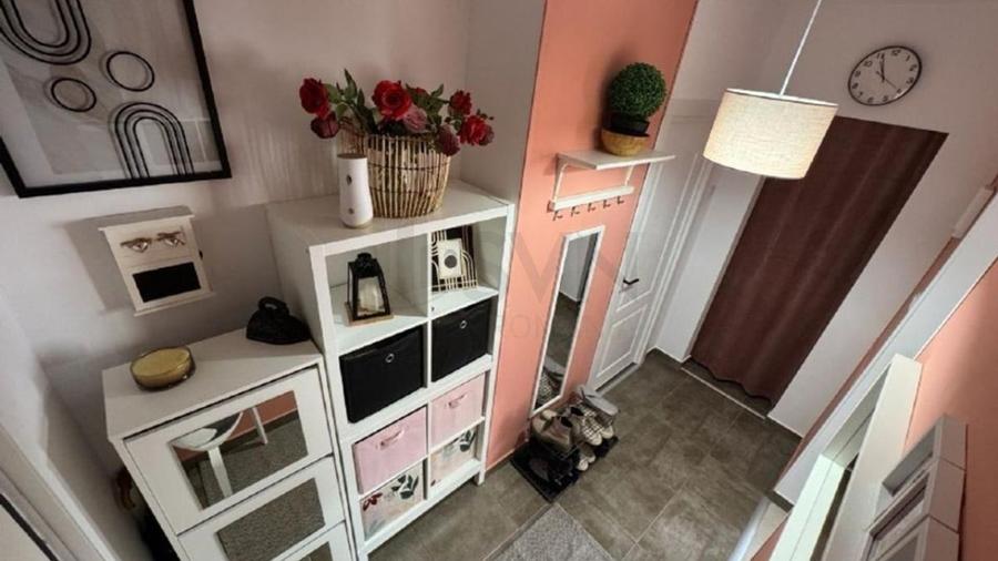 Apartament cu 2 camere semidecomandat, mobilat în Turda