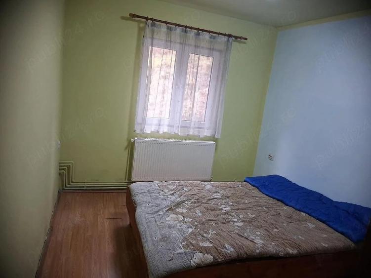 Casă cu 6 camere cu Teren 370 Mp în Florești