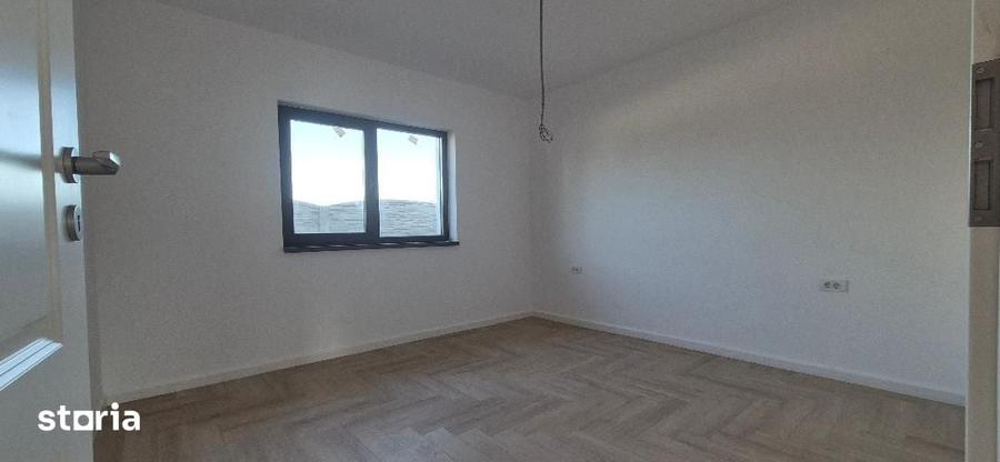 Casă cu 4 camere cu Teren 400 Mp în Clinceni