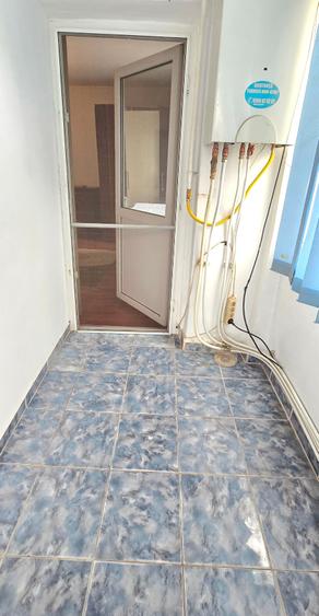 Apartament 1 camera decomandat, etaj 1/4, centrala, balcon inchis, geam la baie - 5