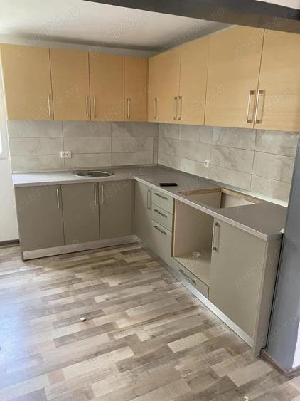 Casa de vanzare in Roman,zona de case! - 4