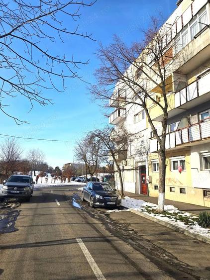 Apartament 3 camere decomandat | Micro 17 | Strada Vasile Lupu - 8