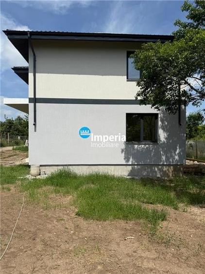 Vila, 400 mp teren,  Mega Image Valea Adanca - 2