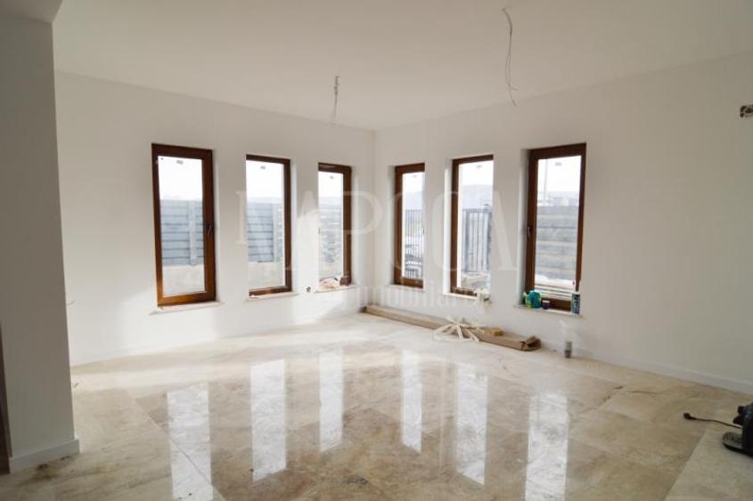 Casa 5 camere de vanzare in Apahida - 2