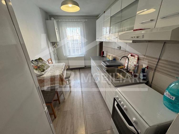 Apartament cu 3 camere decomandat, mobilat în Diamant