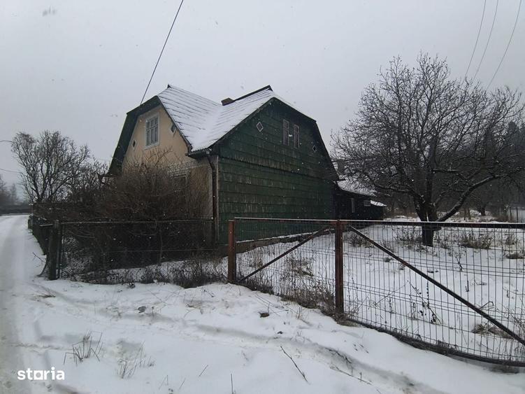 Casa De Vanzare + Anexe 2500 Mp / Putna - 10