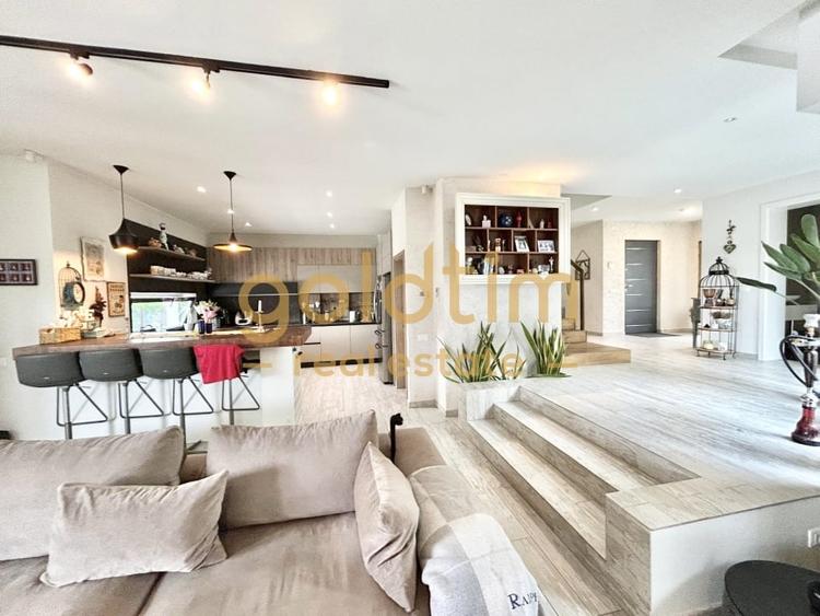 VILA SUPERBA/MOBILATA/UTILATA/PISCINA/CURTE 3000 MP/IESIRE LA LAC - 21