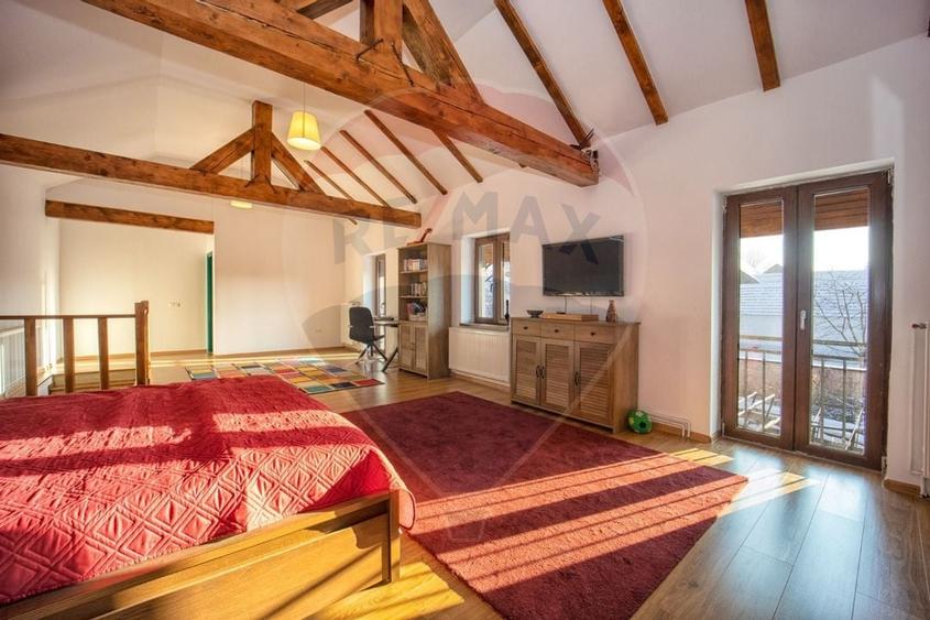 Casă cu două corpuri, teren 835 mp, str. I.L. Caragiale, Râșnov - 1