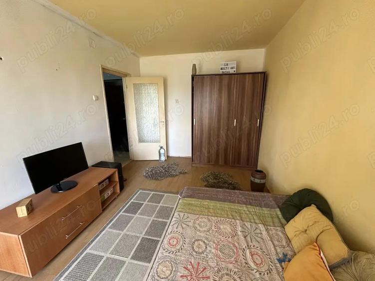 Vand gars.conf I, in Micalca zona 300 pe Faleza Muresului, et.3 din 4,st.37 mp. - 4