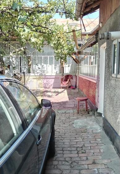 Branesti / IF - casa batraneasca din caramida cu teren de... - 20