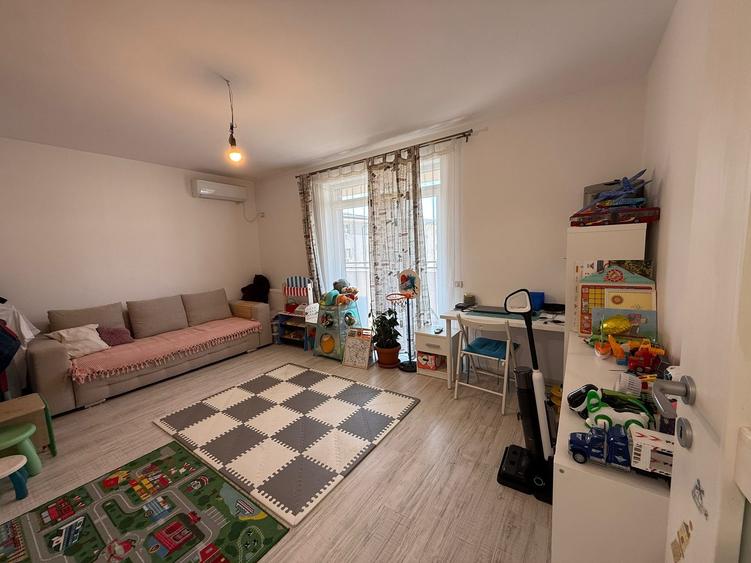Apartament cu 2 camere decomandat în Berceni