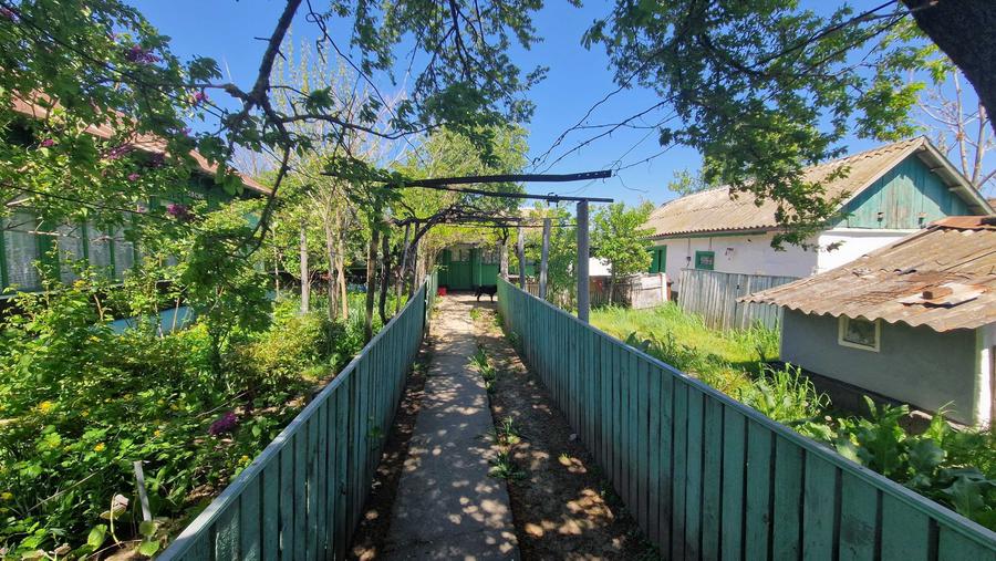 Casă cu 4 camere în Traian
