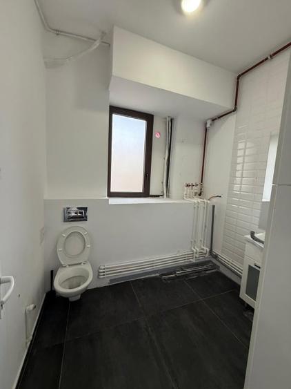 Spatiu comercial - de vanzare - 4