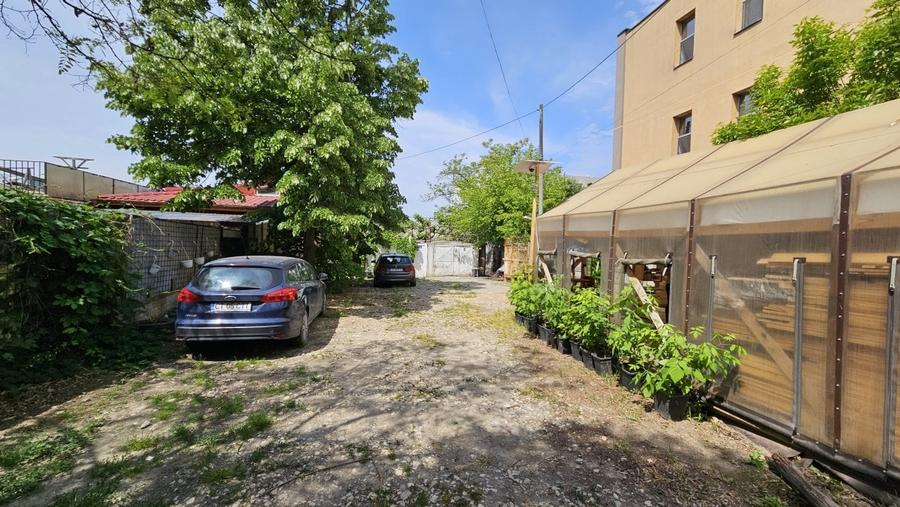 Faleza Nord - strada Unirii - teren 986 mp + casa (langa Scoala Colibri) - 2