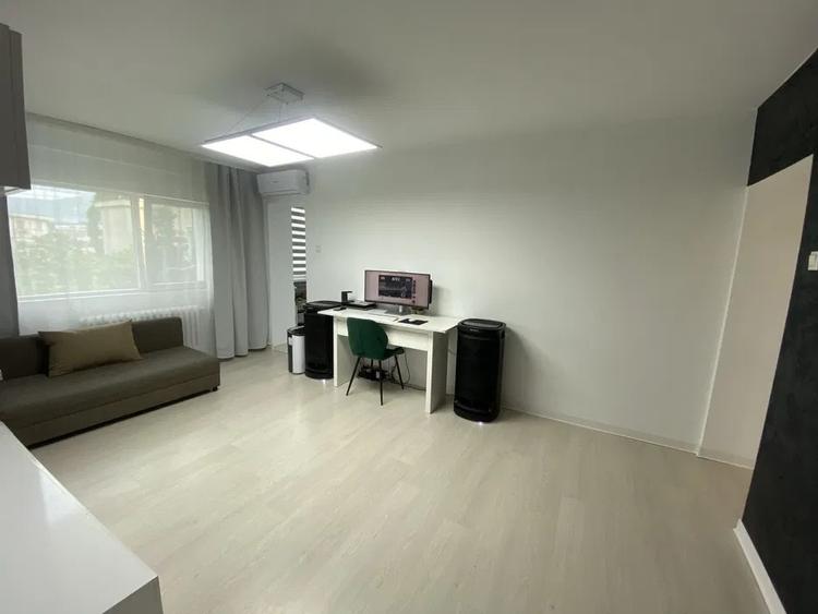 Apartament cu 3 camere, etajul 3/4, zona Podu Ros - 3