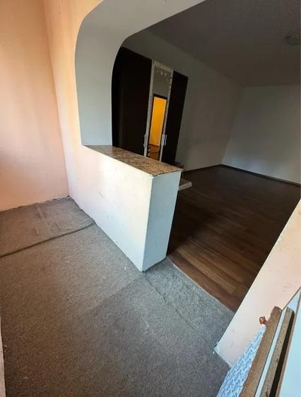Apartament cu 2 camere, decomandat, zona Dacia - 8