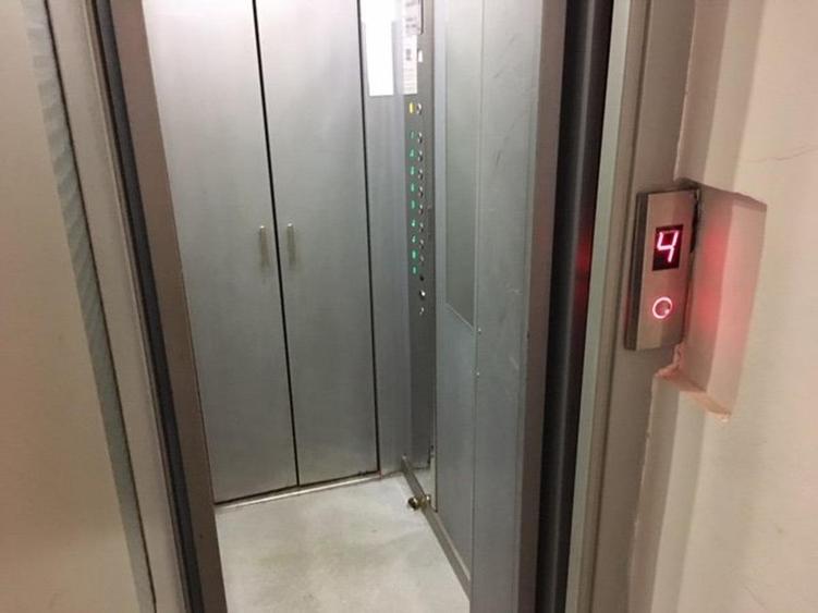 3 CAM. BLOC CONSOLIDAT in 2006 FIX VIZAVI DE SHERATON HOTEL DOROBANTI - 5