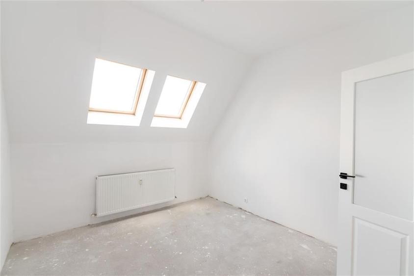 Apartament cu living+3 camere, 2 bai in zona Parcului 22 Decembrie - 9